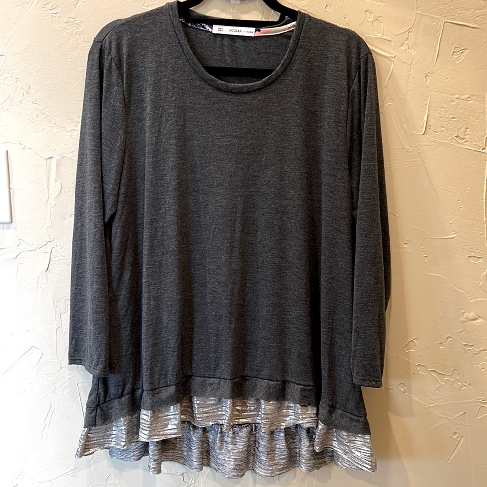 NWOT Acos & A womens top, gray/silver, XL